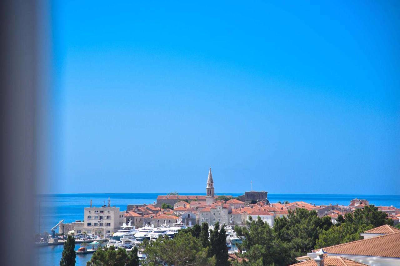 Montenegrina Wow * Budva